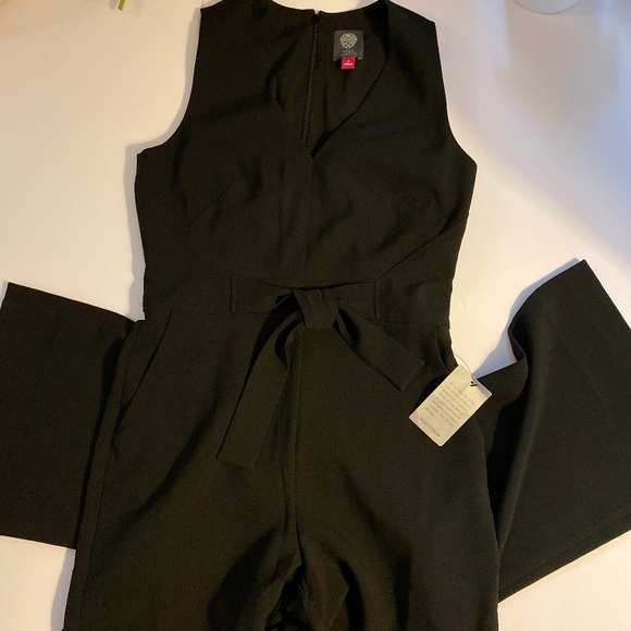 Vince Camuto Jumpsuit v neck  NWT - Picture 3 of 5
